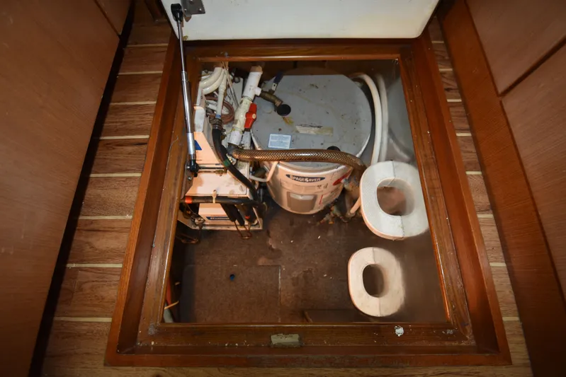 Series 60 Engines Yacht Photos Pics Engine compartment of 2006 Ocean 46 Super Sport with equipment.