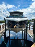 2014 30' 2'' Cobalt-302 Tarpon Springs, FL, US