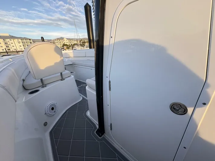  Yacht Photos Pics 2020 Sea Hunt Gamefish 27 - Image 23