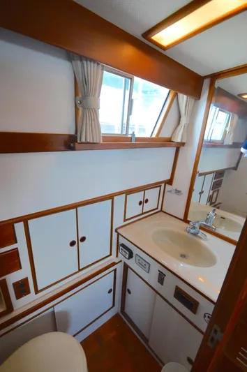 Passageway Yacht Photos Pics 