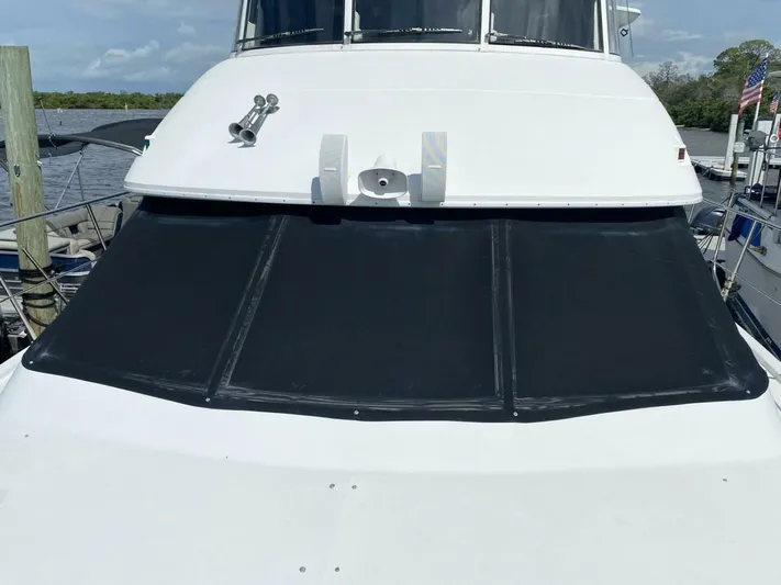  Yacht Photos Pics 1997 Carver 500 Cockpit Motor Yacht - Image 5