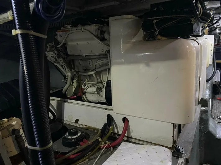  Yacht Photos Pics 1997 Carver 500 Cockpit Motor Yacht - Image 67