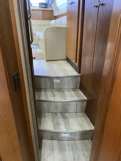  Yacht Photos Pics 1997 Carver 500 Cockpit Motor Yacht - Image 48