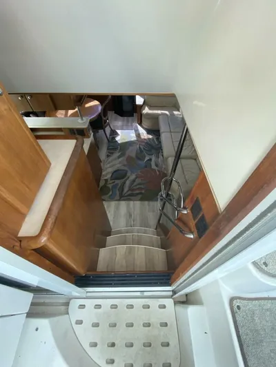  Yacht Photos Pics 1997 Carver 500 Cockpit Motor Yacht - Image 36