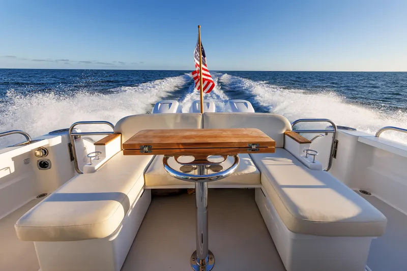 Hannah Lucy IV Yacht Photos Pics 6 - Cockpit