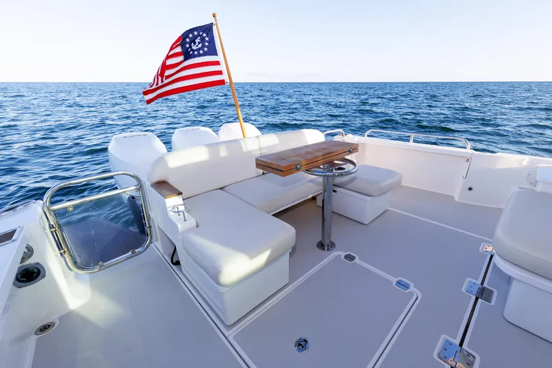 Hannah Lucy IV Yacht Photos Pics 7 - Cockpit