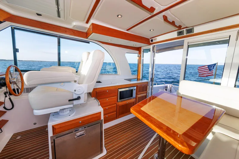 Hannah Lucy IV Yacht Photos Pics 11 - Galley