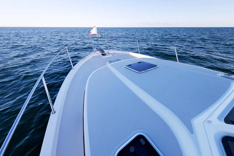 Hannah Lucy IV Yacht Photos Pics 34 - Foredeck