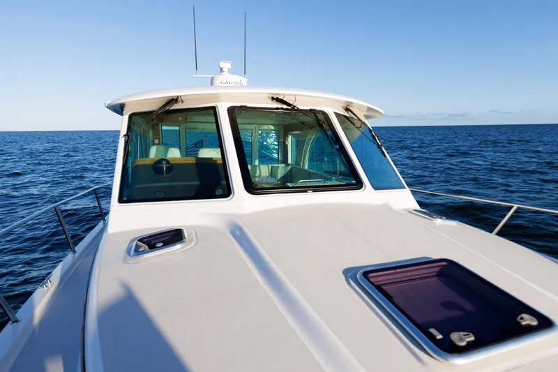 Hannah Lucy IV Yacht Photos Pics 37 - Foredeck