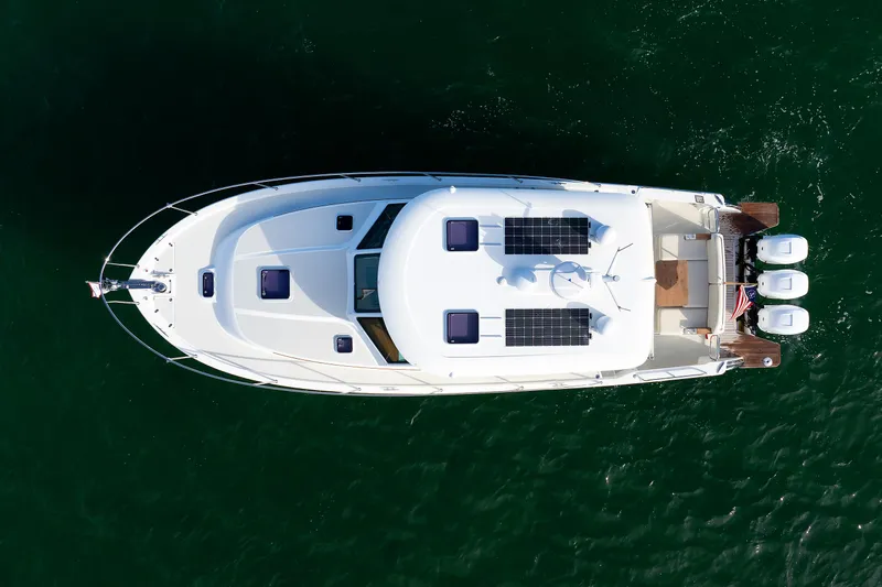 Hannah Lucy IV Yacht Photos Pics 41 - Overhead