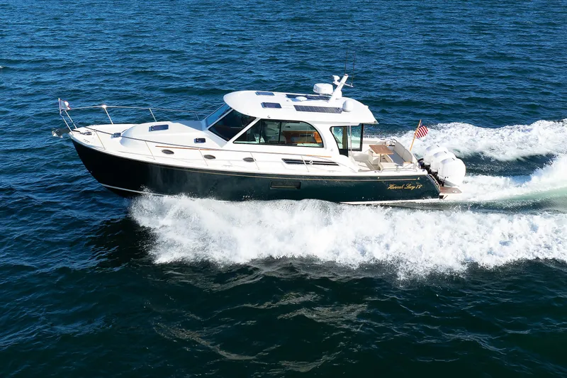 Hannah Lucy IV Yacht Photos Pics 43 - Running