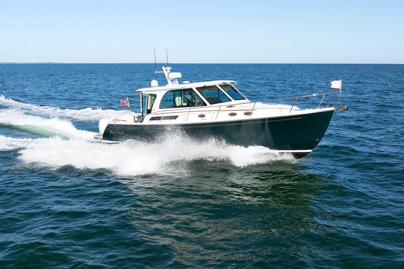 Hannah Lucy IV Yacht Photos Pics 44 - Running