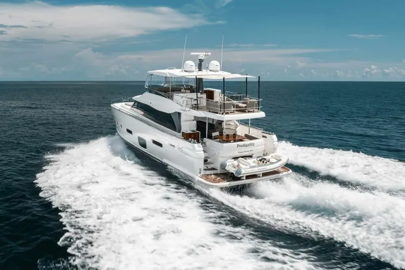 Searenity Now Yacht Photos Pics 2021 Azimut Magellano 66 - Image 10
