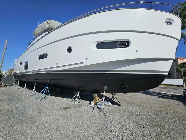 Searenity Now Yacht Photos Pics 2021 Azimut Magellano 66 - Image 53