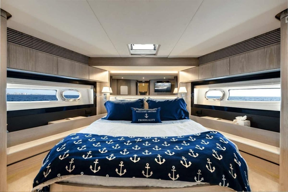 2021 Azimut 66 