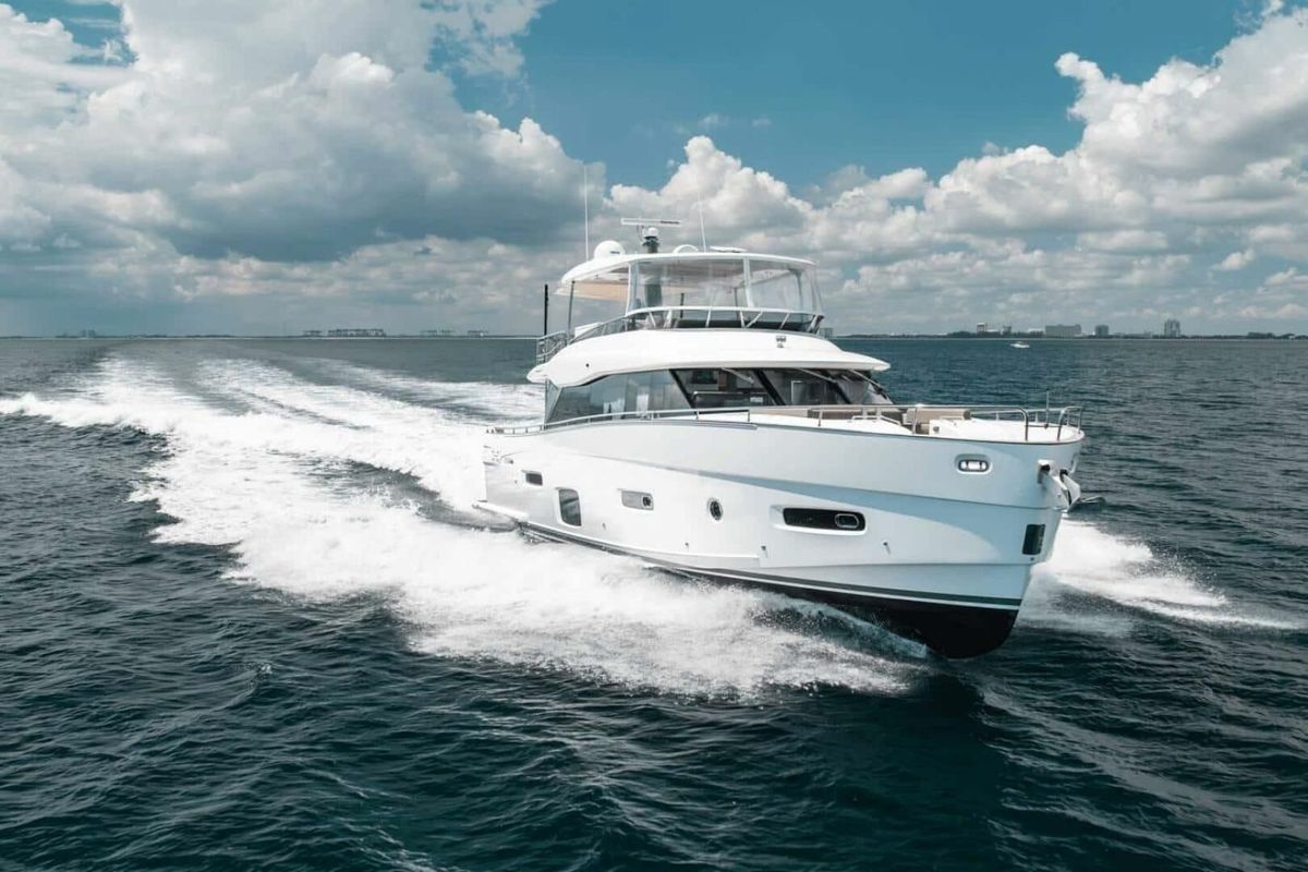 2021 Azimut 66 