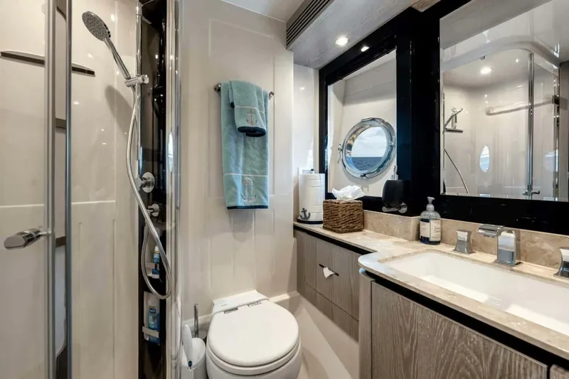 Searenity Now Yacht Photos Pics 2021 Azimut Magellano 66 - Image 46