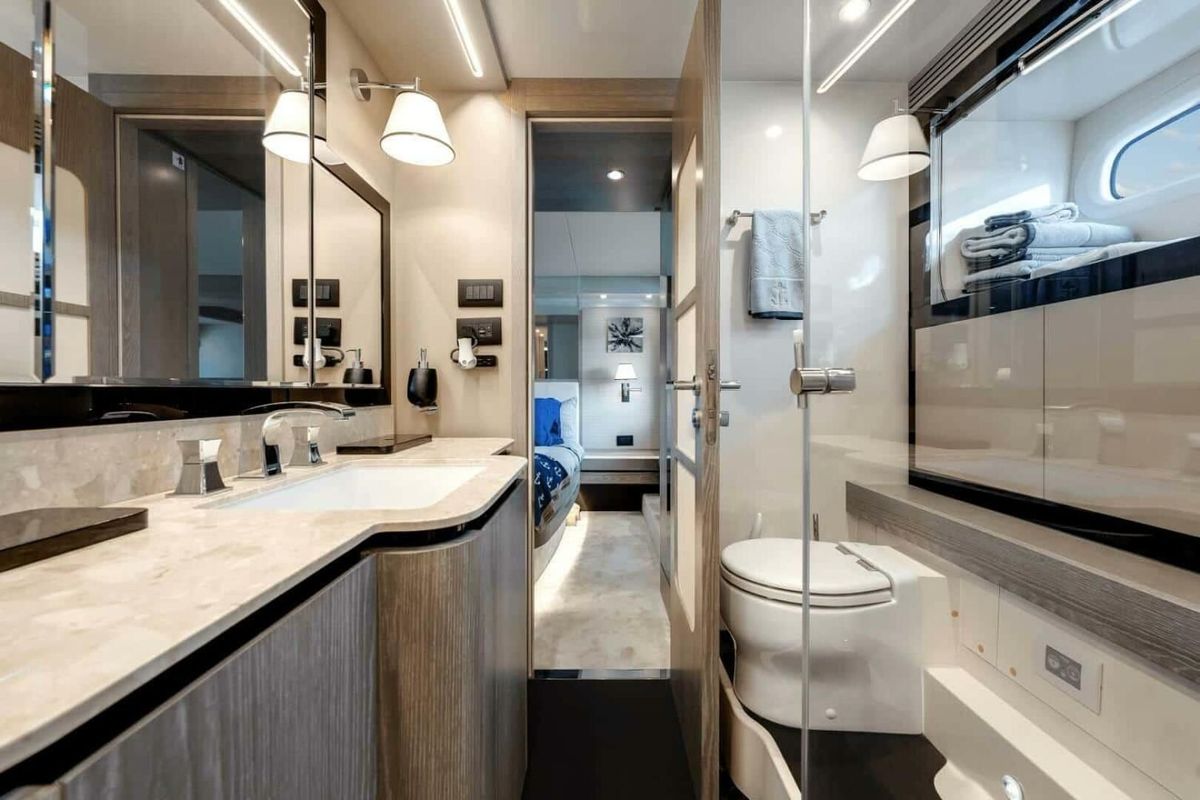 2021 Azimut 66 