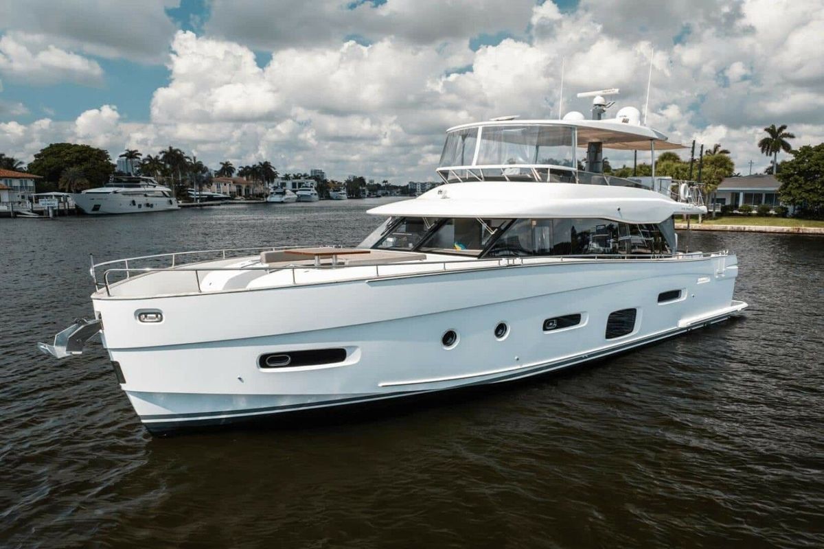 2021 Azimut 66 