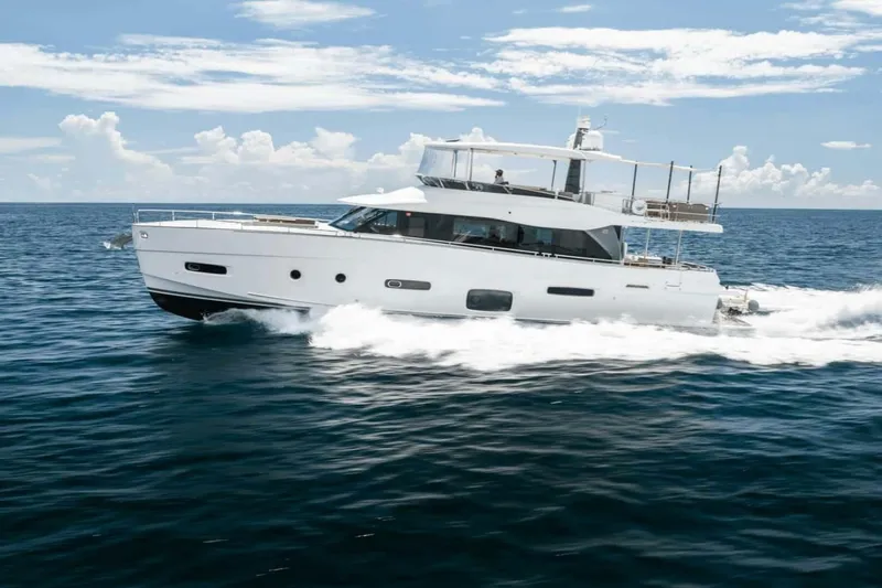 Searenity Now Yacht Photos Pics 2021 Azimut Magellano 66 - Image 7