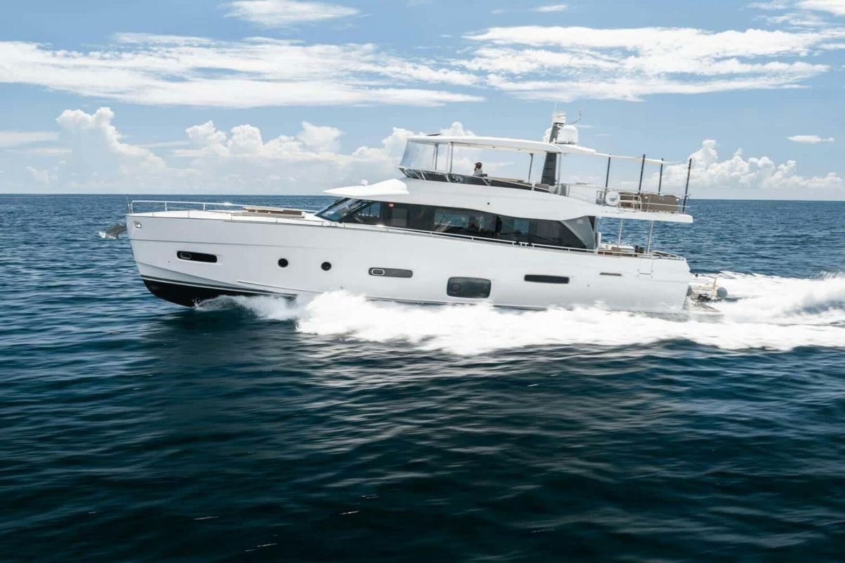 2021 Azimut 66 
