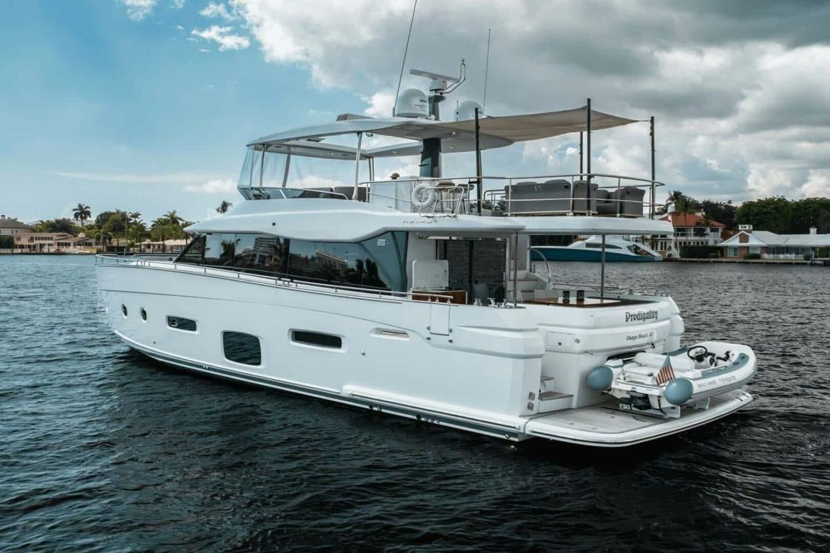 2021 Azimut 66 