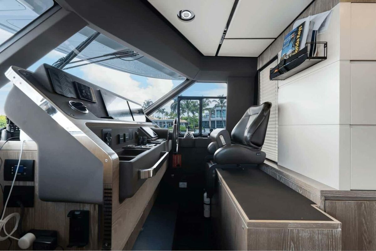 2021 Azimut 66 