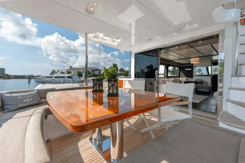 Searenity Now Yacht Photos Pics 2021 Azimut Magellano 66 - Image 23