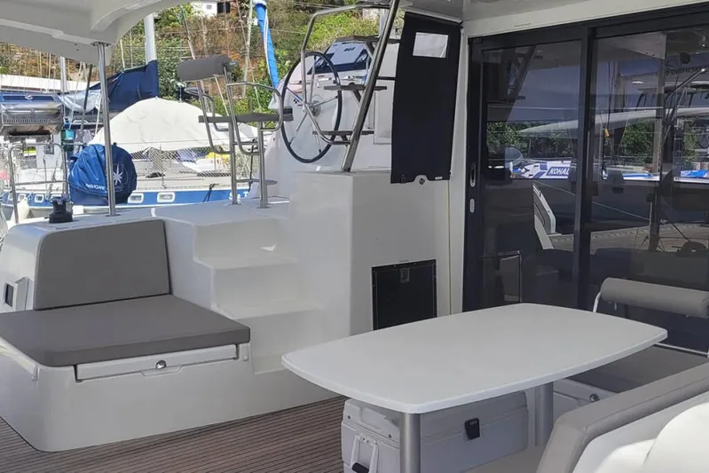 Binelle Yacht Photos Pics 