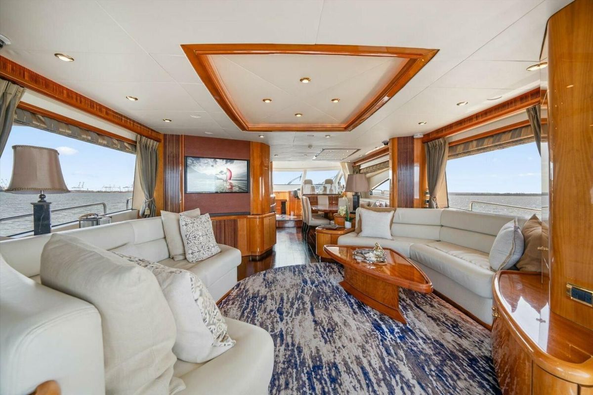 2005 Sunseeker 82 