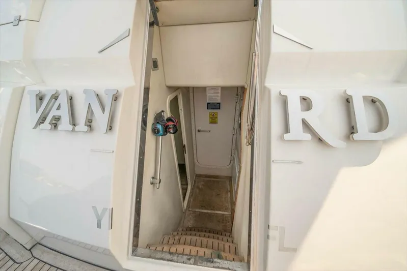 Vanguard Yacht Photos Pics 2005 Sunseeker 82 Yacht - Image 58