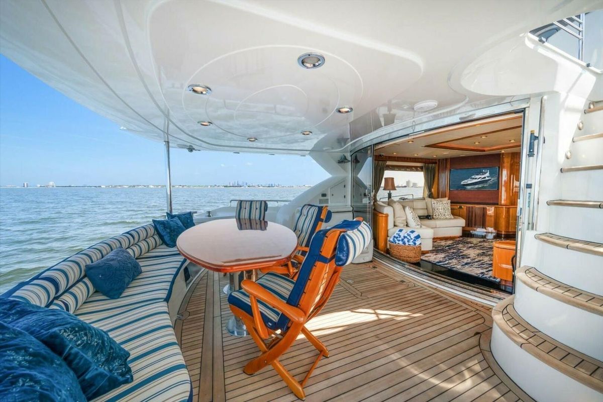2005 Sunseeker 82 