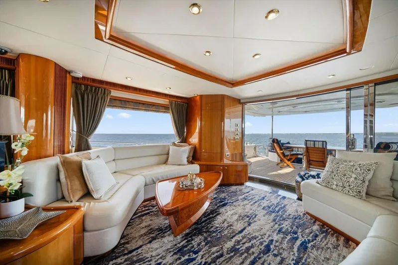 Vanguard Yacht Photos Pics 2005 Sunseeker 82 Yacht - Image 11