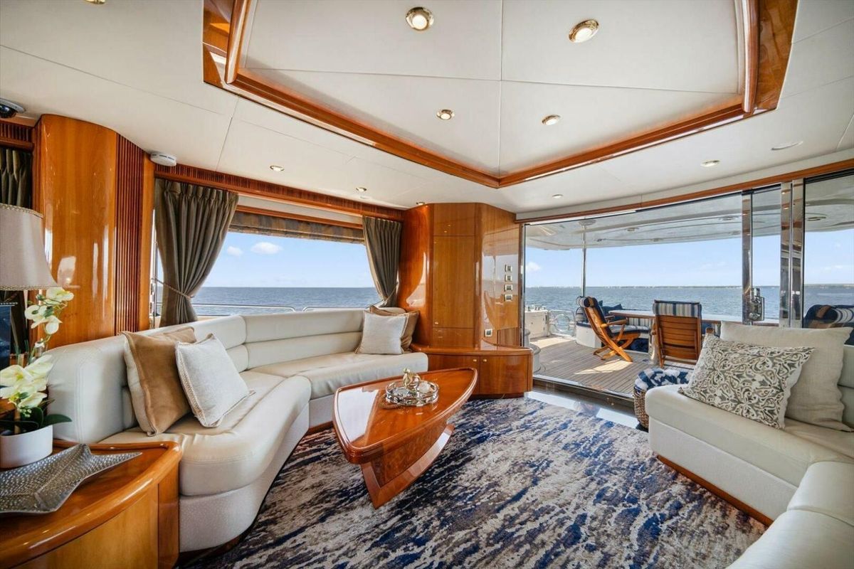 2005 Sunseeker 82 