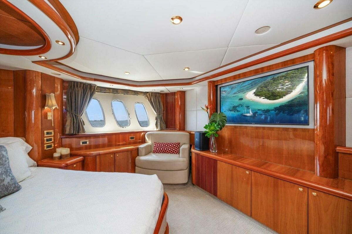 2005 Sunseeker 82 