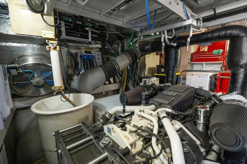 Vanguard Yacht Photos Pics 2005 Sunseeker 82 Yacht - Image 65