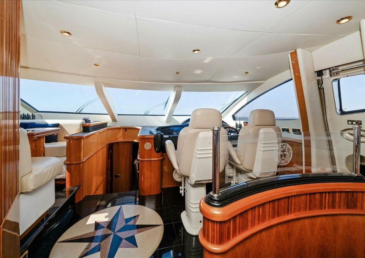 2005 Sunseeker 82 