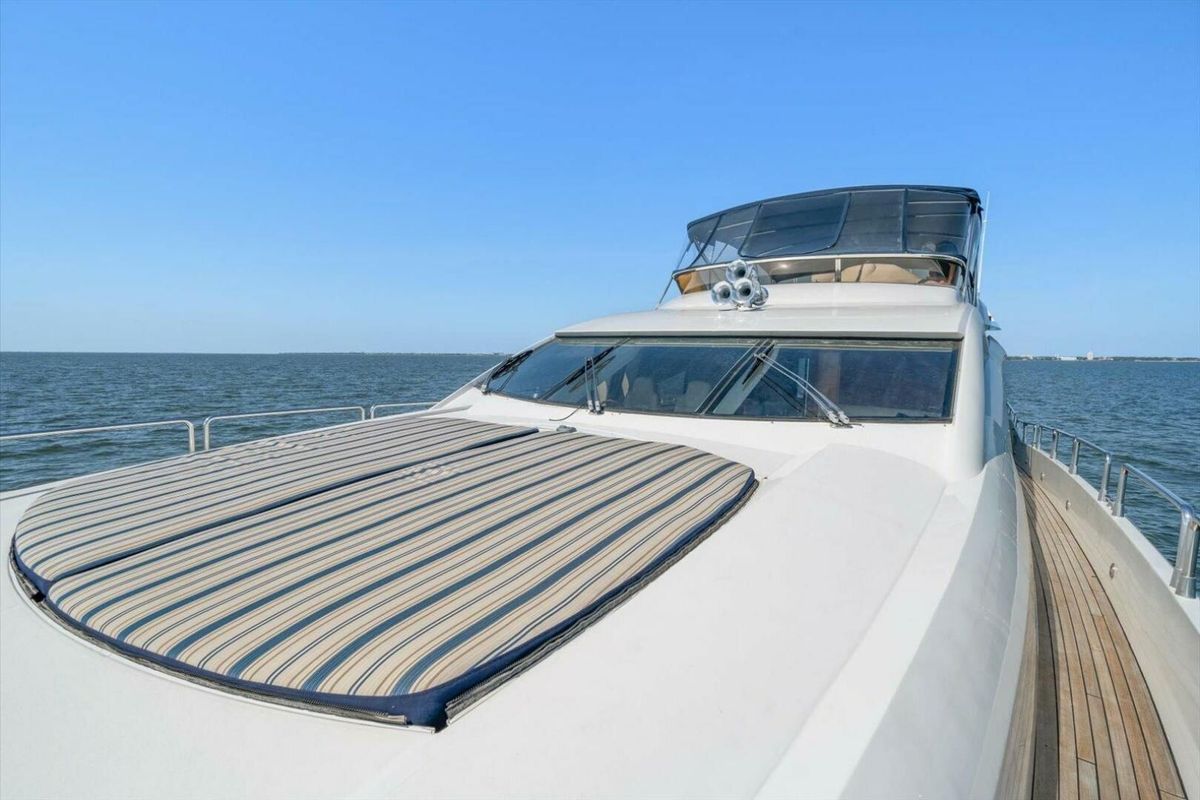 2005 Sunseeker 82 