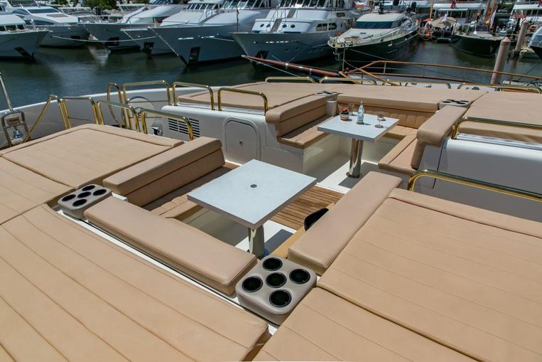 2006-147-sensation-yachts-motor-yacht