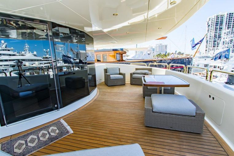 2006-147-sensation-yachts-motor-yacht