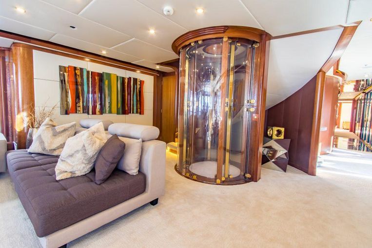 2006-147-sensation-yachts-motor-yacht