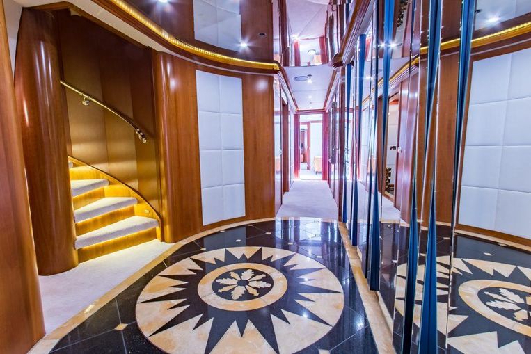2006-147-sensation-yachts-motor-yacht