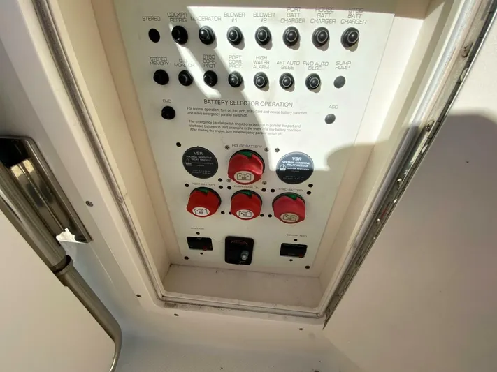 Moor Time Yacht Photos Pics 2008 Chaparral 310 Signature - Image 20