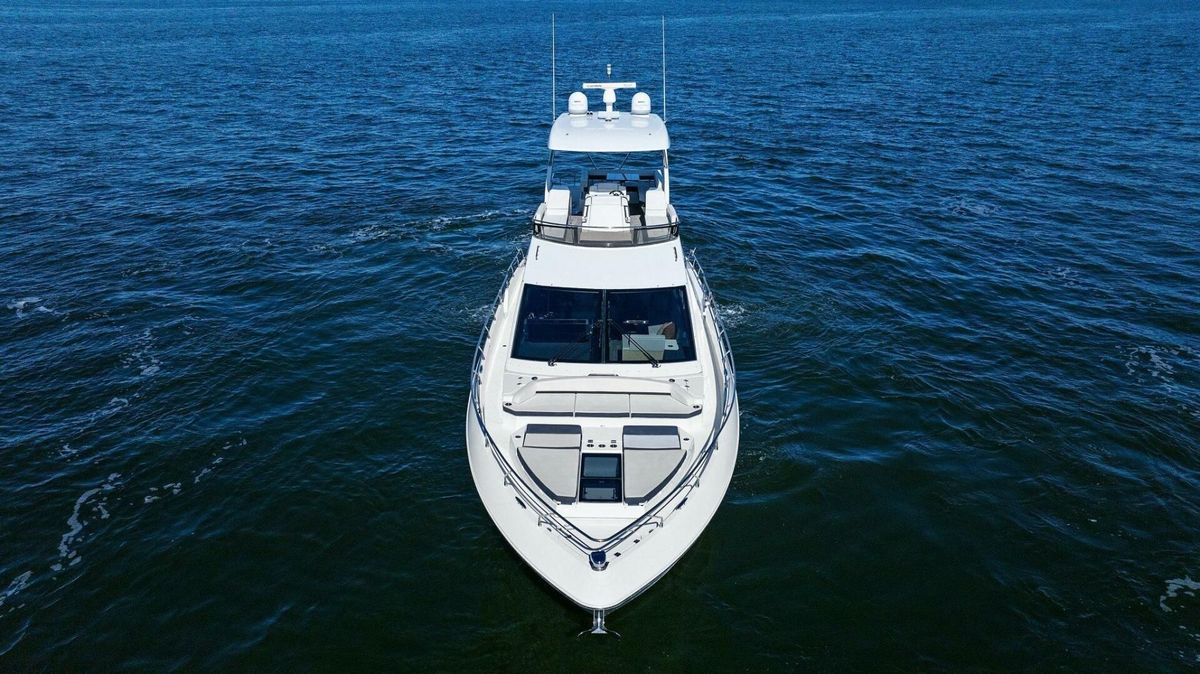 2019 Cruisers Yachts 60 