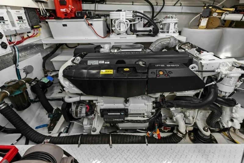 Seas The Day Yacht Photos Pics 2019 Cruisers Yachts 60 Cantius - Image 84