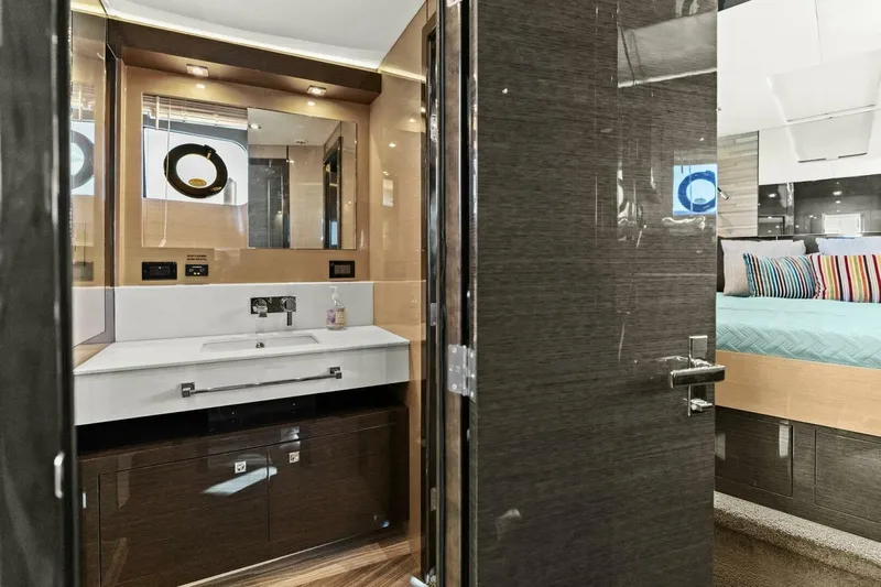 Seas The Day Yacht Photos Pics 2019 Cruisers Yachts 60 Cantius - Image 79