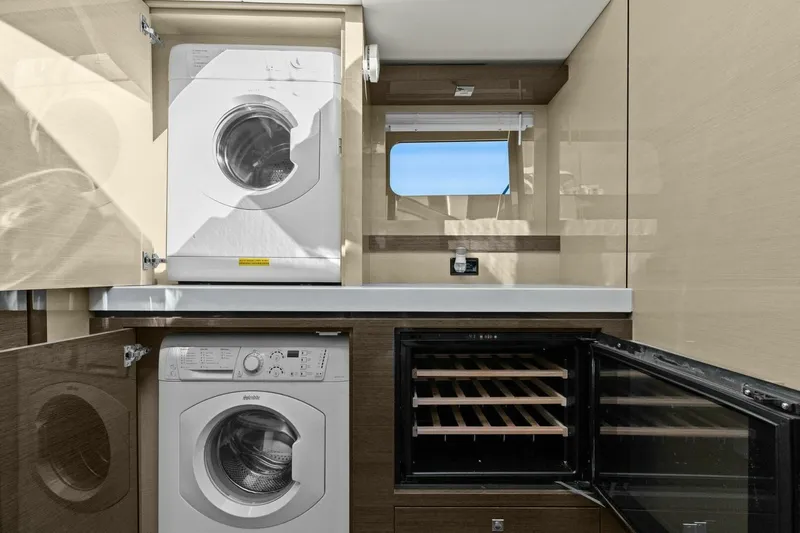 Seas The Day Yacht Photos Pics 2019 Cruisers Yachts 60 Cantius - Image 70