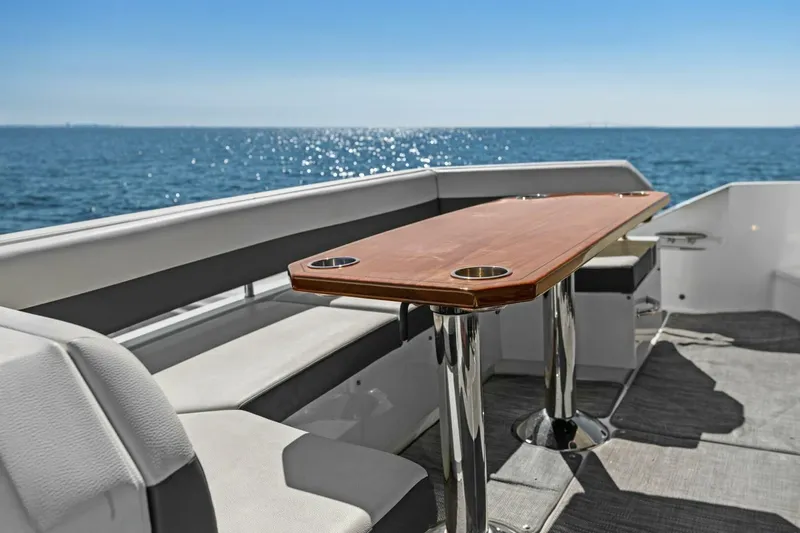 Seas The Day Yacht Photos Pics 2019 Cruisers Yachts 60 Cantius - Image 37