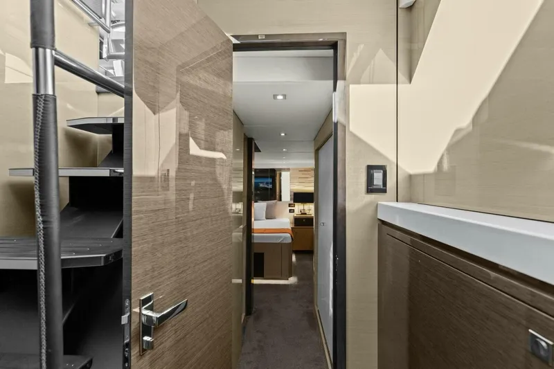 Seas The Day Yacht Photos Pics 2019 Cruisers Yachts 60 Cantius - Image 54