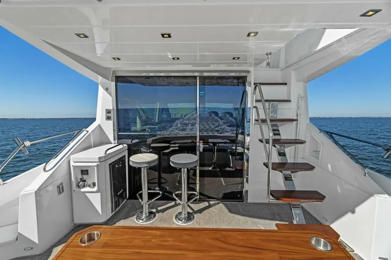 Seas The Day Yacht Photos Pics 2019 Cruisers Yachts 60 Cantius - Image 34